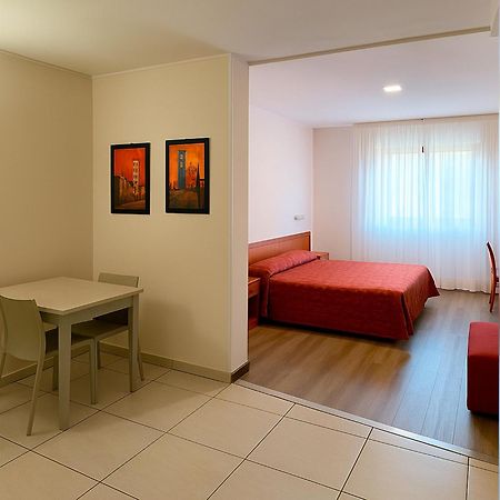 Hotel E Appartamenti La Solaria San Giovanni Rotondo Ngoại thất bức ảnh