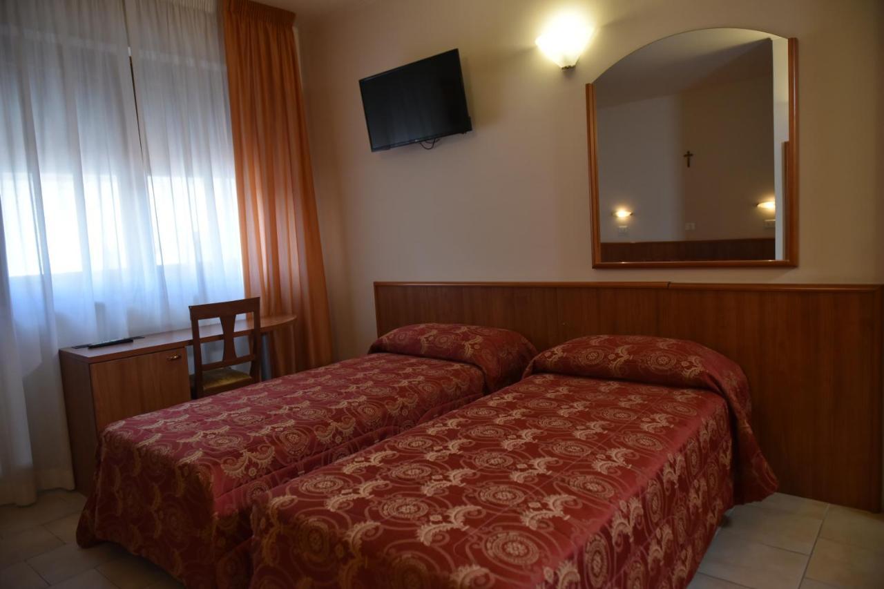 Hotel E Appartamenti La Solaria San Giovanni Rotondo Ngoại thất bức ảnh