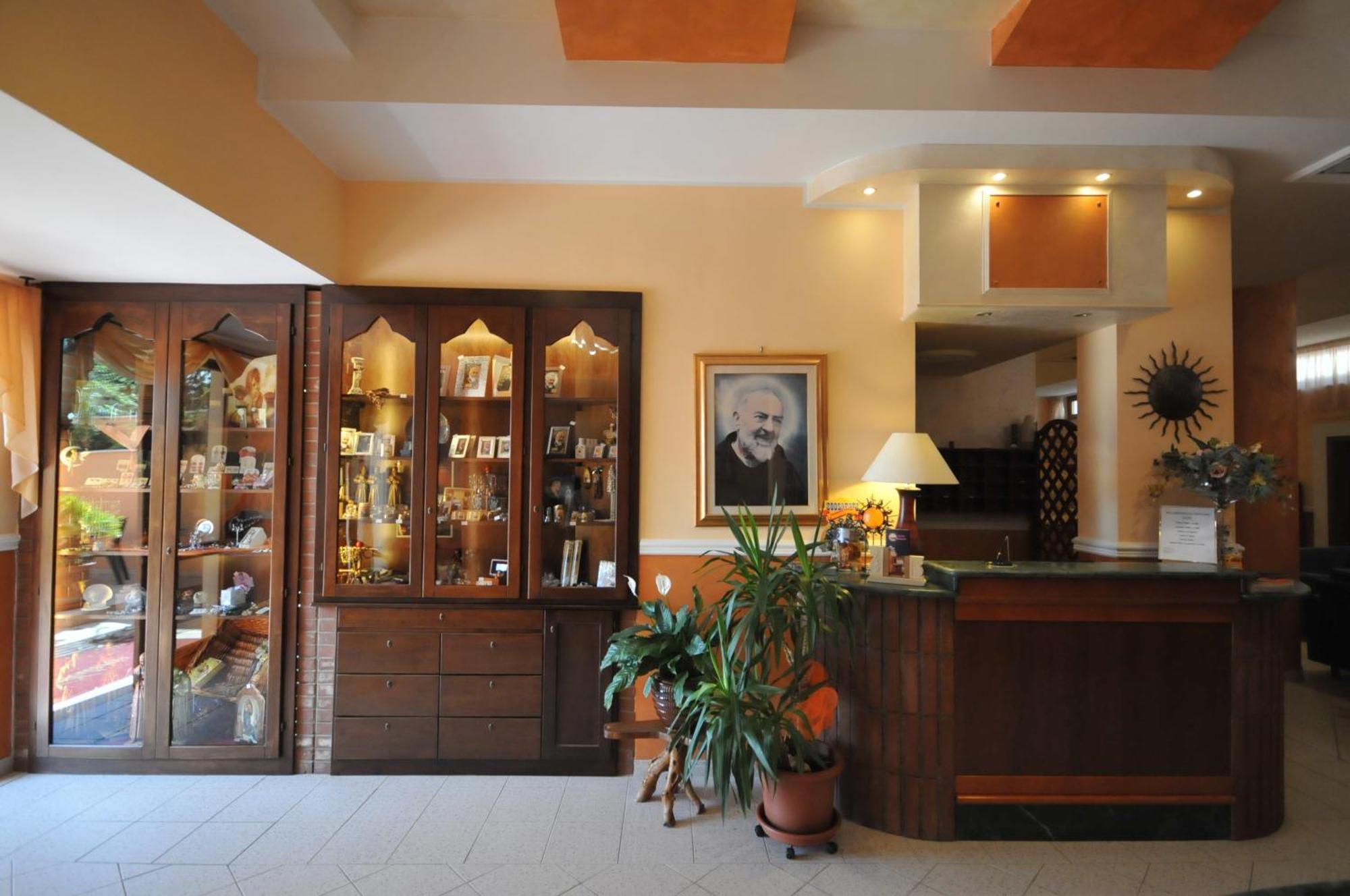 Hotel E Appartamenti La Solaria San Giovanni Rotondo Ngoại thất bức ảnh