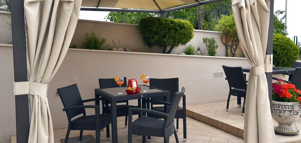 Hotel E Appartamenti La Solaria San Giovanni Rotondo Ngoại thất bức ảnh