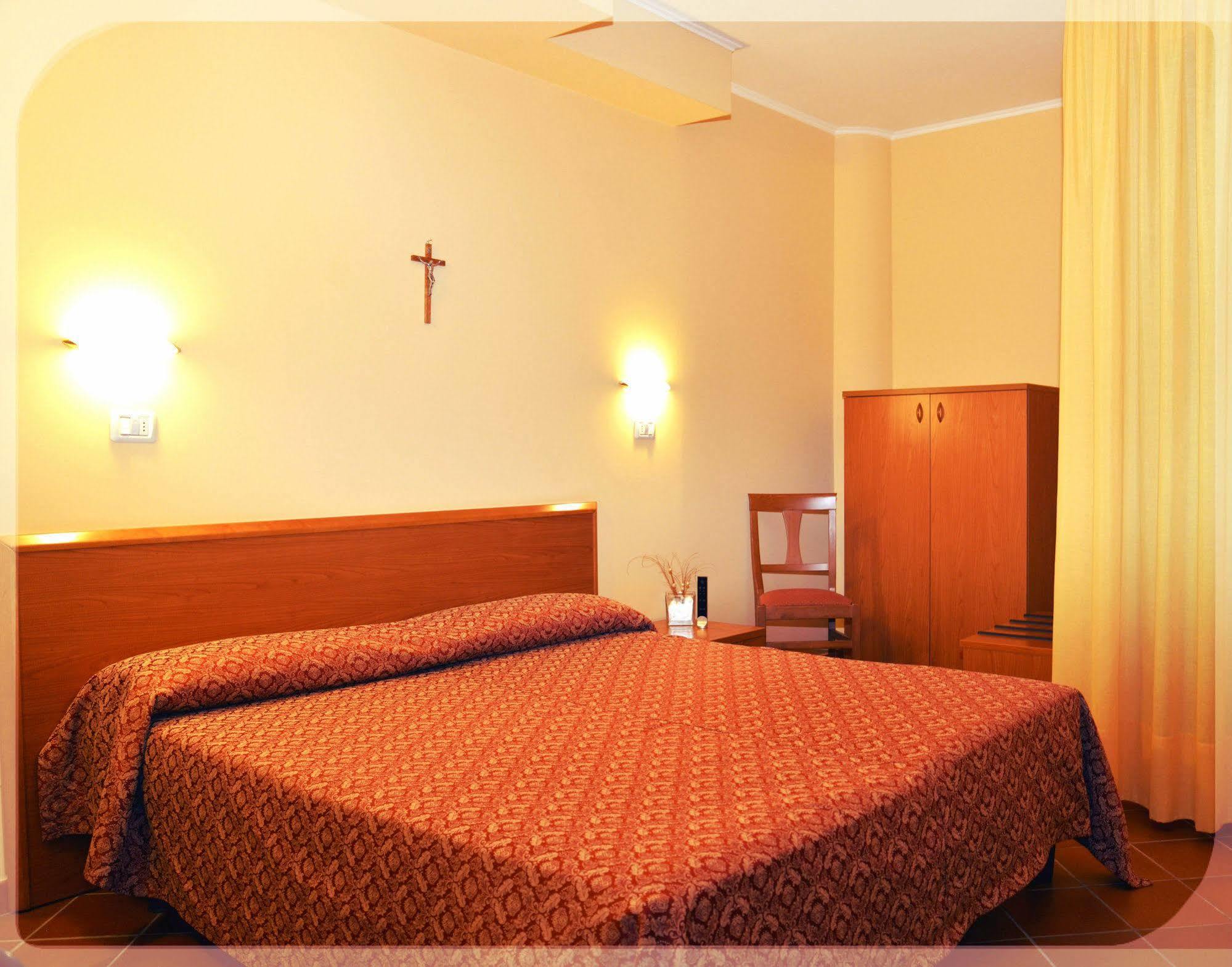 Hotel E Appartamenti La Solaria San Giovanni Rotondo Ngoại thất bức ảnh