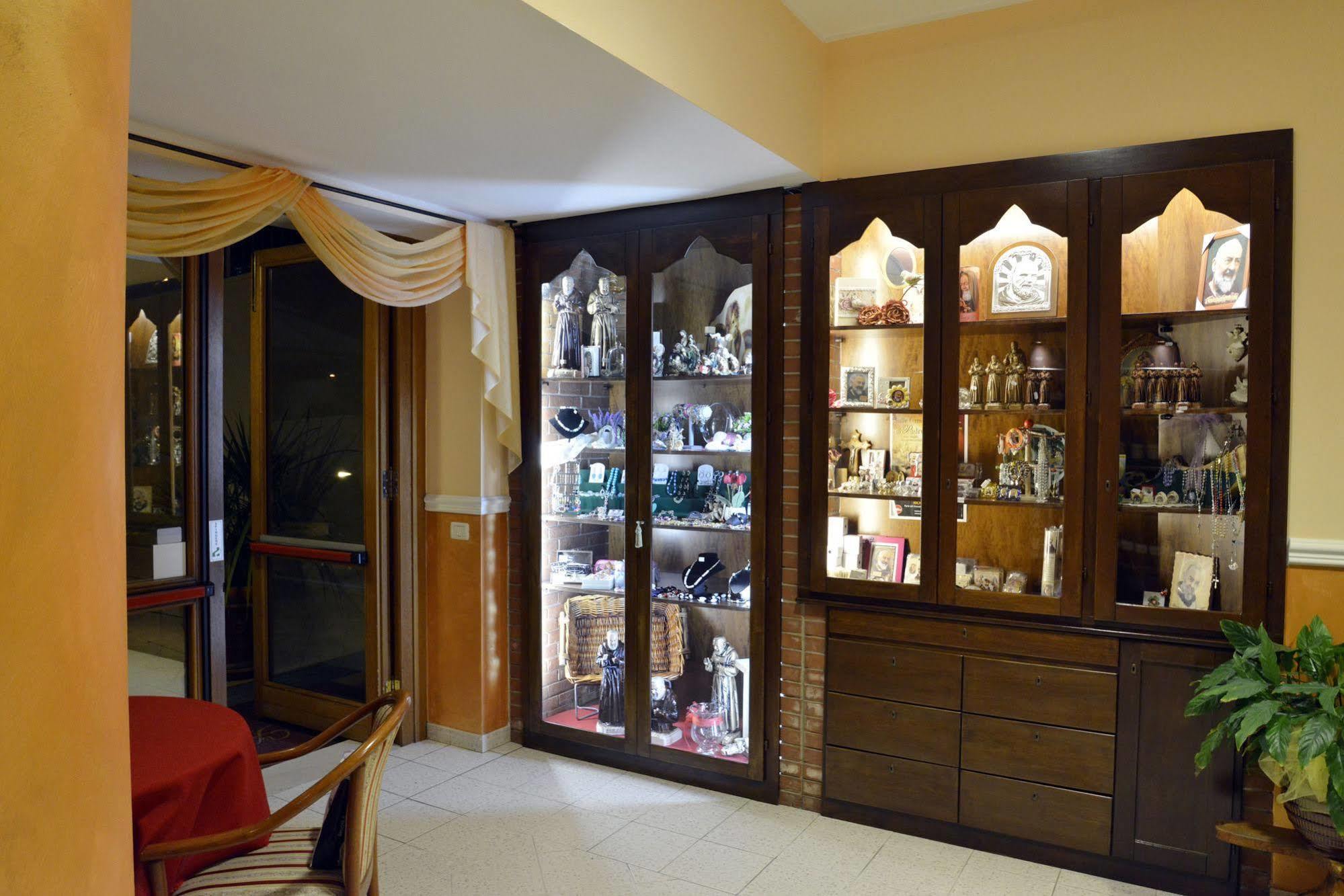 Hotel E Appartamenti La Solaria San Giovanni Rotondo Ngoại thất bức ảnh